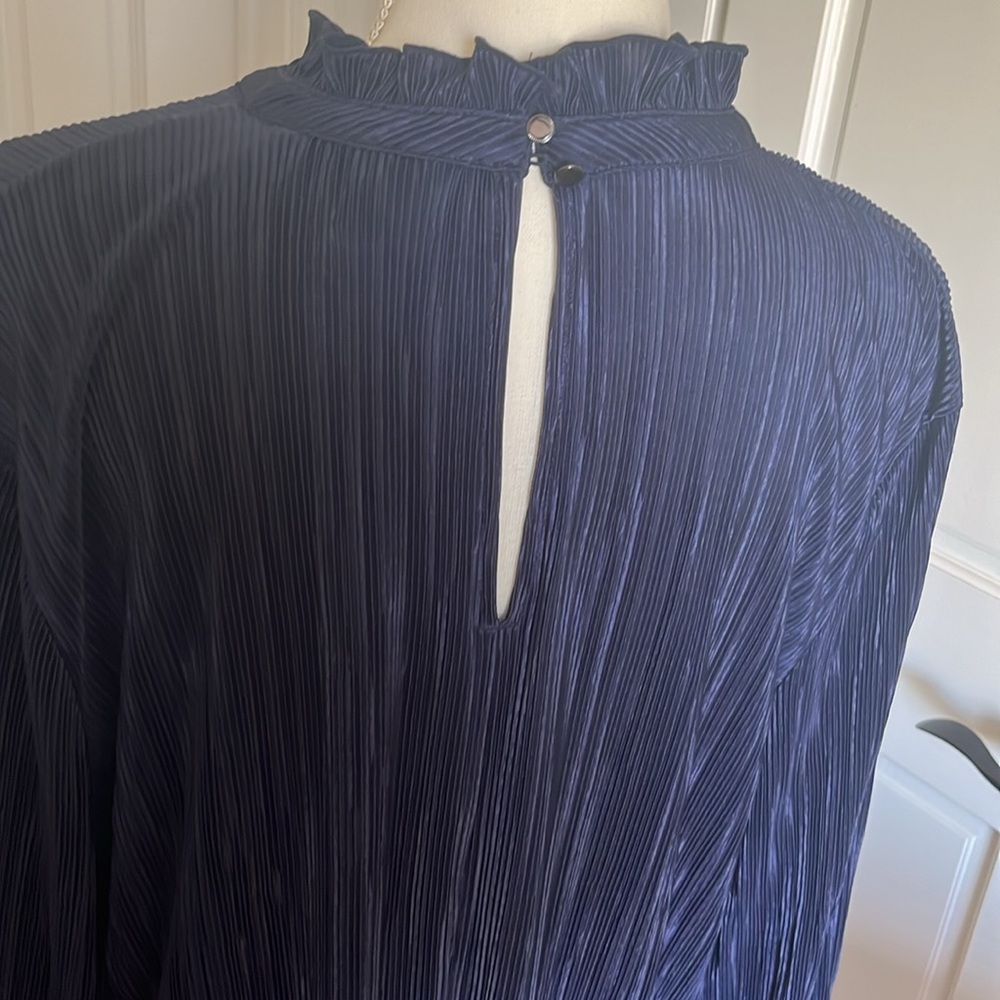 Pleated top - Picture 2 of 9